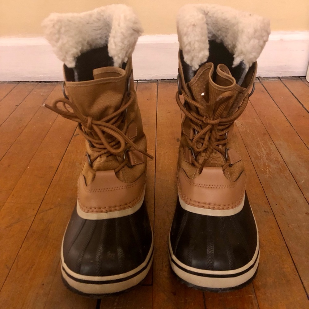 Sorel insulated snow boots